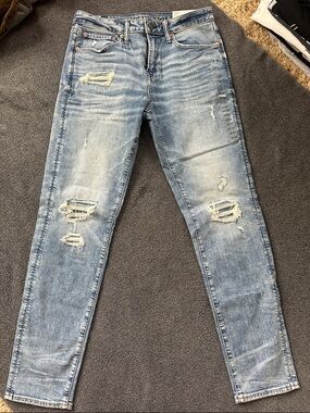 American Eagle Outfitters Light Blue Distressed Skinny Jeans; 31/34